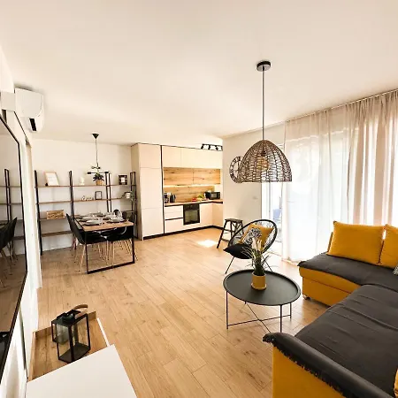 Apartment Ulika Parentina *